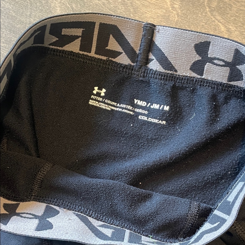 Under Armour Black and Gray Performance Leggings - Picture 2 of 3